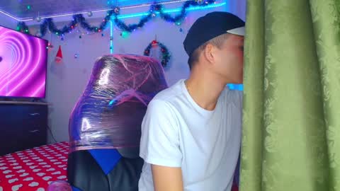 BRYAM INDEPENDENT MODEL online show from December 16, 2:15 am