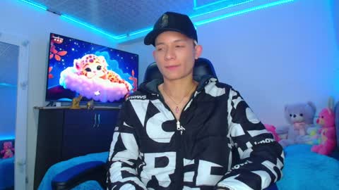 BRYAM INDEPENDENT MODEL online show from January 23, 5:35 am