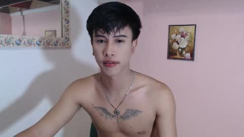 Snapshot of bryan_________ chatting on March 16, 11:36 am BRYAN JEMY online show from March 16, 11:36 am
