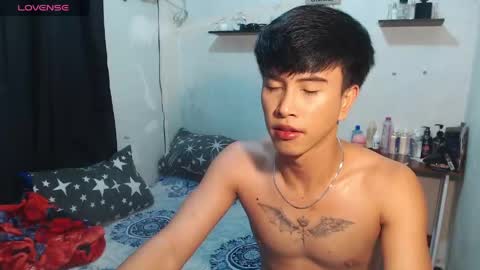 Snapshot of bryan_________ chatting on May 20, 5:24 am BRYAN JEMY online show from May 20, 5:24 am