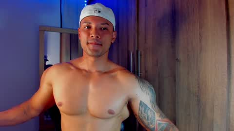 Snapshot of bryan_boy_ chatting on December 12, 11:03 pm bryan online show from December 12, 11:03 pm