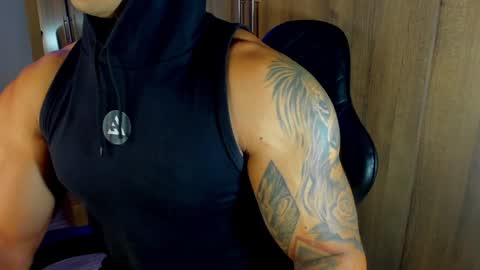 Snapshot of bryan_boy_ chatting on January 17, 1:25 am bryan online show from January 17, 1:25 am