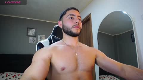 Snapshot of bryan_oficials chatting on December 17, 5:18 am bryan_oficials online show from December 17, 5:18 am