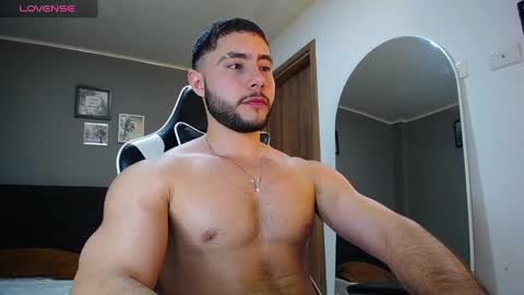 Snapshot of bryan_oficials chatting on December 22, 9:33 am bryan_oficials online show from December 22, 9:33 am