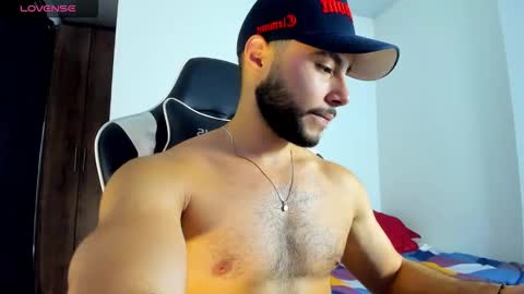 Snapshot of bryan_oficials chatting on October 3, 2:41 am bryan_oficials online show from October 3, 2:41 am