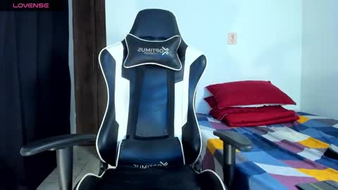 Snapshot of bryan_oficials chatting on October 18, 2:03 am bryan_oficials online show from October 18, 2:03 am