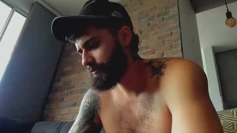 Snapshot of bryson_jace1 chatting on November 20, 4:07 pm Bryson Jace online show from November 20, 4:07 pm