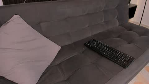 Bryxon  online show from December 5, 6:33 pm