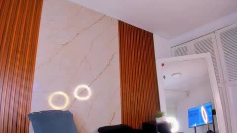 Bryxon  online show from February 13, 6:05 pm