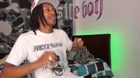 Bryxon  online show from December 16, 10:59 pm