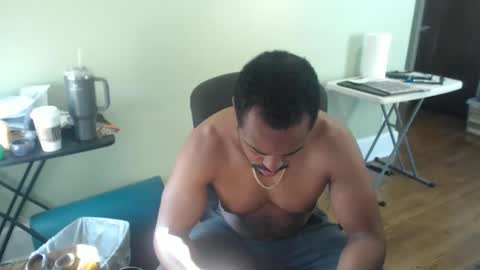 Snapshot of btd313 chatting on October 24, 2:02 pm btd313 online show from October 24, 2:02 pm