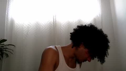 Snapshot of btwimlaurence chatting on July 29, 3:32 pm Laurence online show from July 29, 3:32 pm