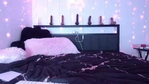 Snapshot of bubble_girl_lo chatting on July 11, 5:43 am Queen Lola XXX online show from July 11, 5:43 am