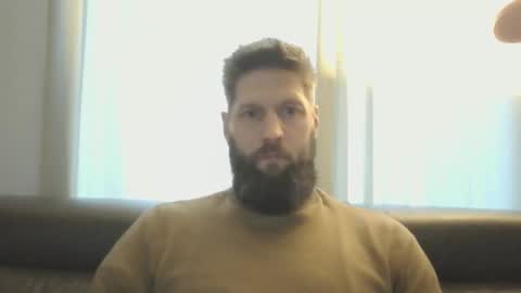 Snapshot of bubblebee1982 chatting on December 5, 2:44 pm bubblebee1982 online show from December 5, 2:44 pm