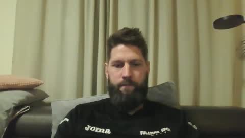 Snapshot of bubblebee1982 chatting on December 19, 7:07 am bubblebee1982 online show from December 19, 7:07 am