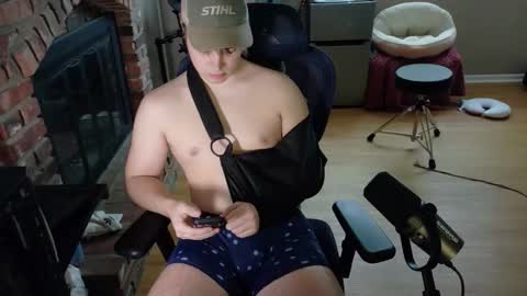 Snapshot of bubblebuttbdn chatting on April 29, 9:21 pm BubblebuttBdn online show from April 29, 9:21 pm