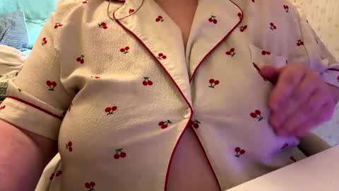 bubblegirl online show from April 29, 1:37 pm