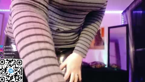 BubbleJereth online show from April 29, 10:38 pm