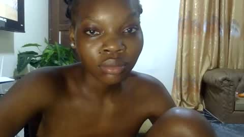 Snapshot of bubblyebony_01 chatting on June 7, 10:46 pm Lucy online show from June 7, 10:46 pm
