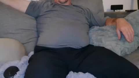 Snapshot of buck_camstar chatting on April 3, 6:44 am Buck online show from April 3, 6:44 am
