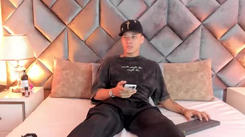 Buda y Cataleya online show from February 25, 1:43 pm