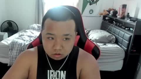 buffsexyman24 online show from February 25, 8:30 pm