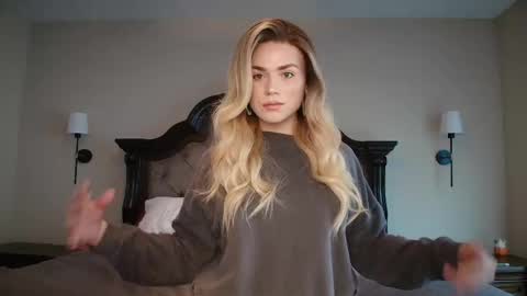 buitifulblonde online show from April 22, 6:42 pm