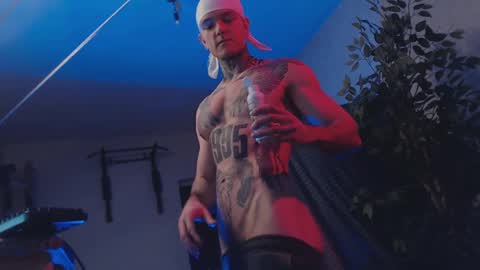 Snapshot of bulatov_x chatting on February 19, 9:14 pm Dmitriy online show from February 19, 9:14 pm