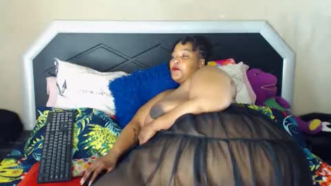 bulkyyass4u online show from September 18, 12:01 am