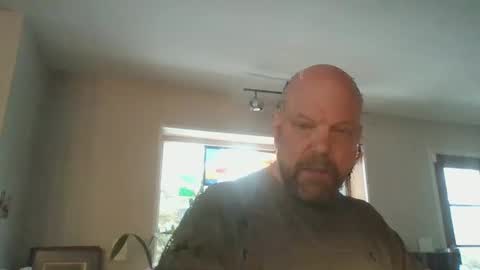 Snapshot of bulldog302w chatting on January 19, 5:18 pm bulldog302w online show from January 19, 5:18 pm