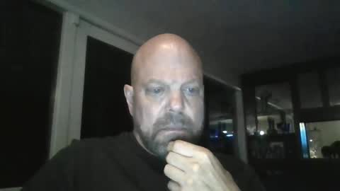 Snapshot of bulldog302w chatting on July 5, 1:23 am bulldog302w online show from July 5, 1:23 am
