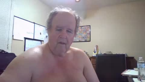 Snapshot of bullfrogg5050 chatting on September 22, 2:35 am bullfrogg5050 online show from September 22, 2:35 am