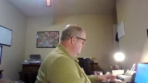 Snapshot of bullfrogg5050 chatting on December 3, 6:39 pm bullfrogg5050 online show from December 3, 6:39 pm