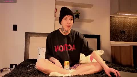 Snapshot of bumblubee chatting on July 4, 7:09 pm Tonny online show from July 4, 7:09 pm