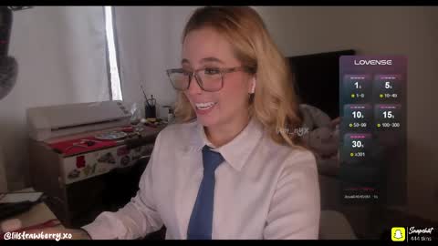 Snapshot of bun_nyx chatting on April 17, 6:11 pm online show from April 17, 6:11 pm