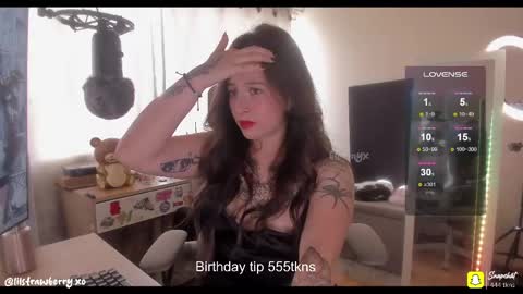Snapshot of bun_nyx chatting on May 19, 9:32 pm online show from May 19, 9:32 pm