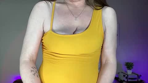 Snapshot of bunnieandthedude chatting on December 2, 2:39 am BUNNIE and THE DUDE TheLebowskis online show from December 2, 2:39 am