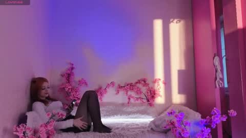 Kira online show from April 6, 2:29 pm