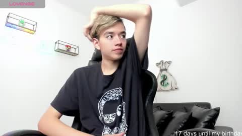 bunny online show from January 3, 12:30 pm