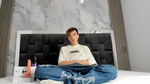 bunny online show from March 1, 2:02 pm