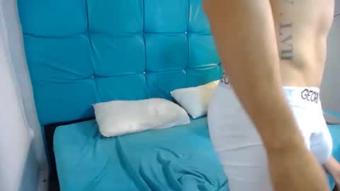 Snapshot of bunny_petit chatting on October 12, 11:09 am Buny  online show from October 12, 11:09 am