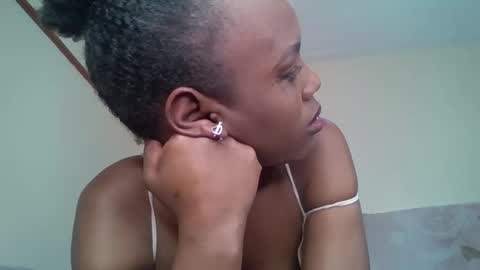 bunnydiva_ online show from October 4, 9:18 am