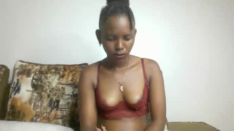 bunnydiva_ online show from March 12, 4:18 am