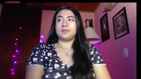 Snapshot of bunnyemilyr0s33 chatting on December 10, 7:58 am bunnyEmilyR0s33 online show from December 10, 7:58 am