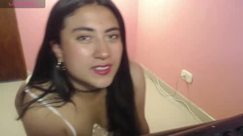 Snapshot of bunnyemilyr0s33 chatting on January 21, 7:39 pm bunnyEmilyR0s33 online show from January 21, 7:39 pm