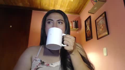 Snapshot of bunnyemilyr0s33 chatting on January 23, 8:25 am bunnyEmilyR0s33 online show from January 23, 8:25 am