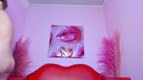 Snapshot of bunnyleahxxx chatting on January 14, 1:36 am ANASTASIA online show from January 14, 1:36 am