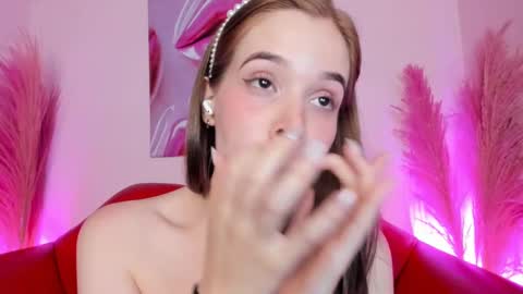 Snapshot of bunnyleahxxx chatting on January 24, 1:35 am ANASTASIA online show from January 24, 1:35 am