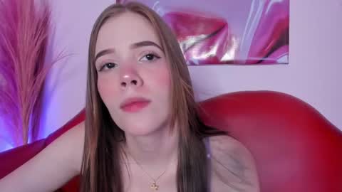 Snapshot of bunnyleahxxx chatting on February 8, 8:42 pm ANASTASIA online show from February 8, 8:42 pm