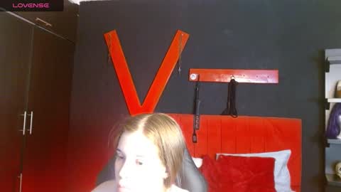 Snapshot of bunnyleahxxx chatting on February 12, 12:22 pm ANASTASIA online show from February 12, 12:22 pm